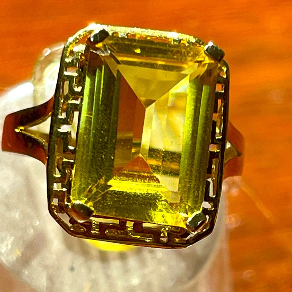 14k gold size 8.5